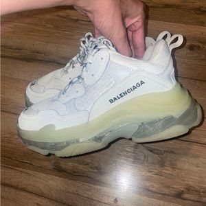 Balenciaga Triple s
